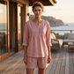 Bluse med lange ermer, folder og HENLEY-hals for damer