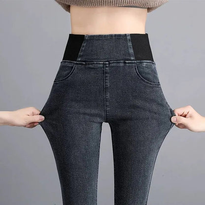 Damejeans med strikk og høyt liv – Komfortabel og stilfull passform ✨👖💫